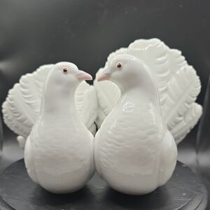 LLADRO "Couple of Doves" Kissing Love Birds 1169 Porceain Figurine PRESTINE!